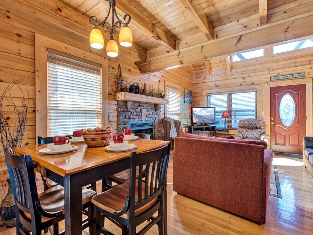Misty Mountain Hideaway Apartman Pigeon Forge Kültér fotó